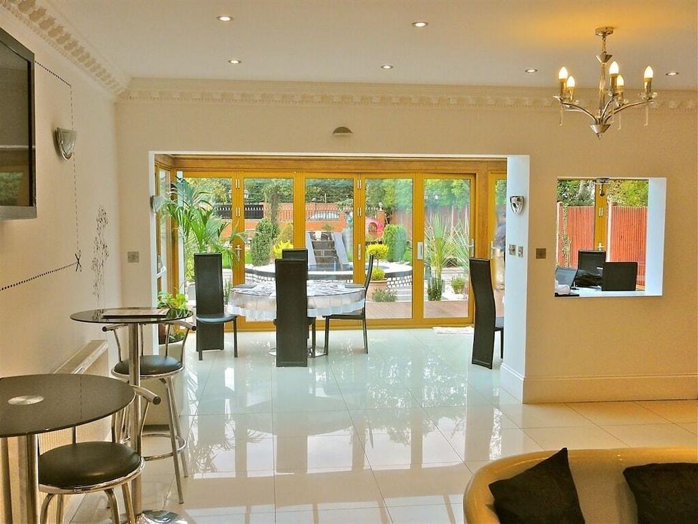 Guest house Skylark