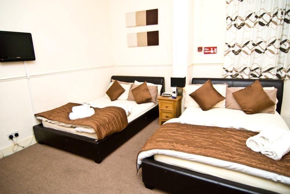 Skylark 3* Hounslow