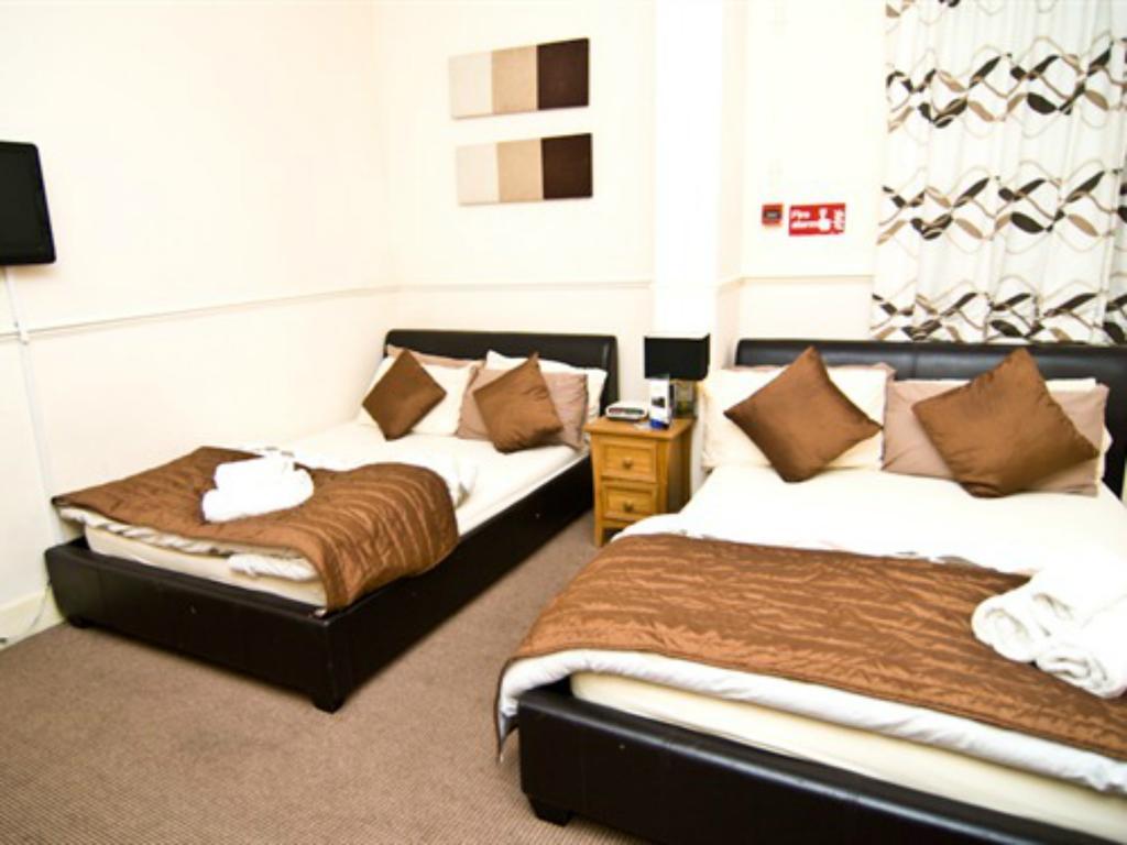 Skylark 3* Hounslow