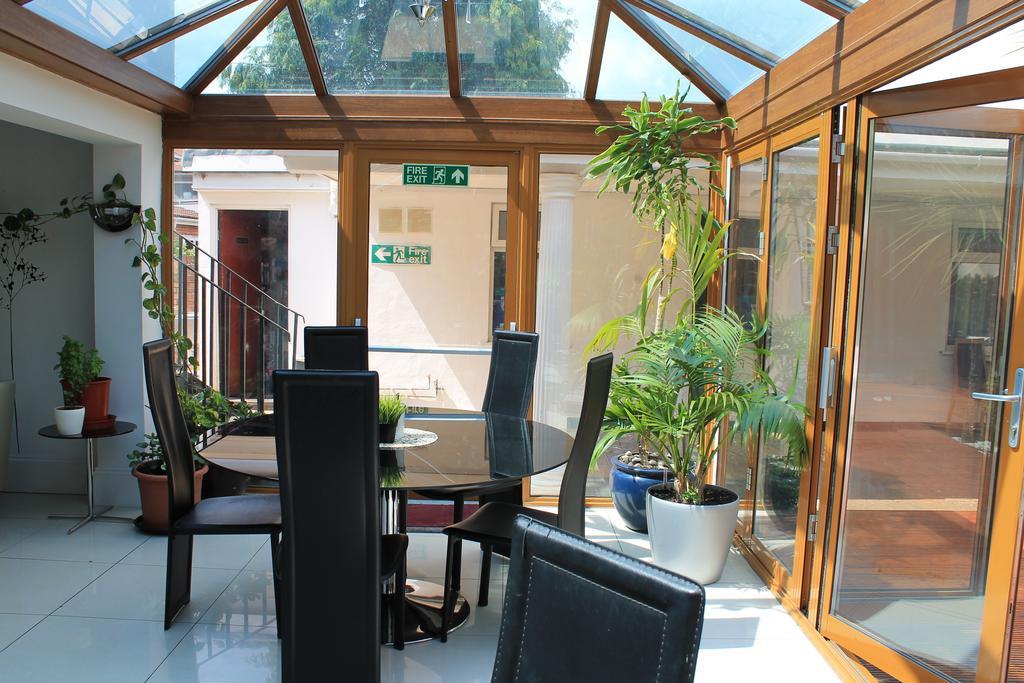 Skylark Hounslow
